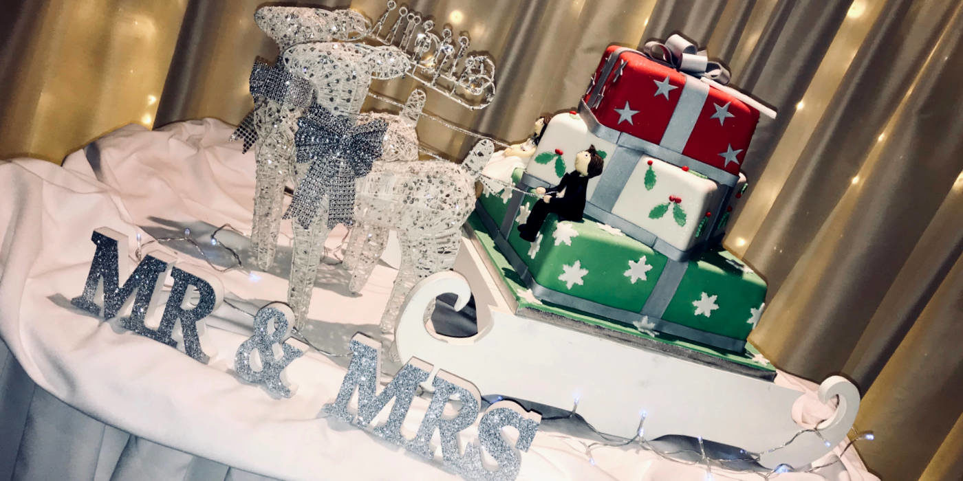 Photo of a Christmas wedding cake